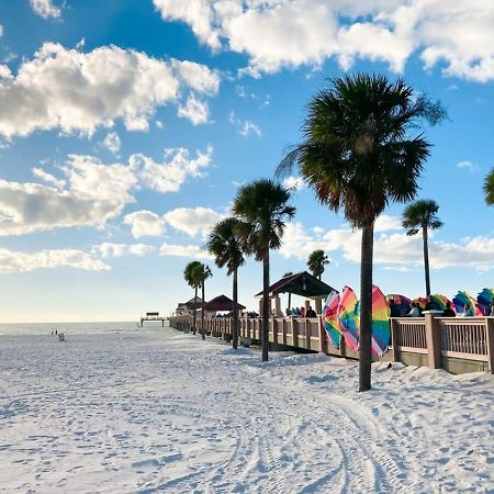 Budget Friendly Sleeps 8 Discounts Available Tampa Bagian luar foto