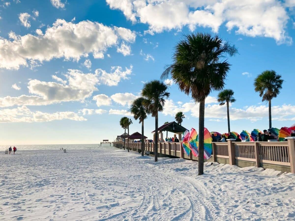 Budget Friendly Sleeps 8 Discounts Available Tampa Bagian luar foto