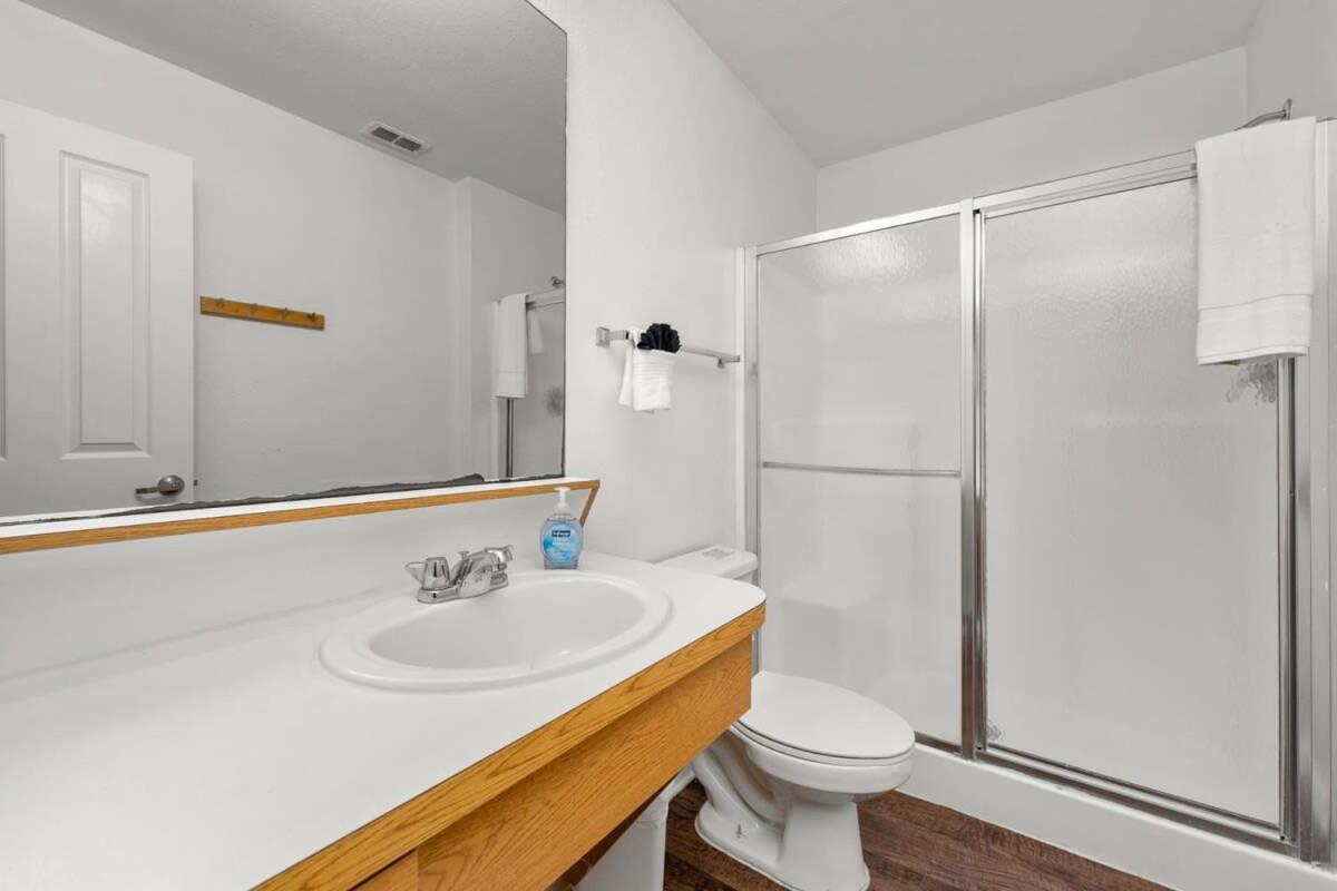 Budget Friendly Sleeps 8 Discounts Available Tampa Bagian luar foto