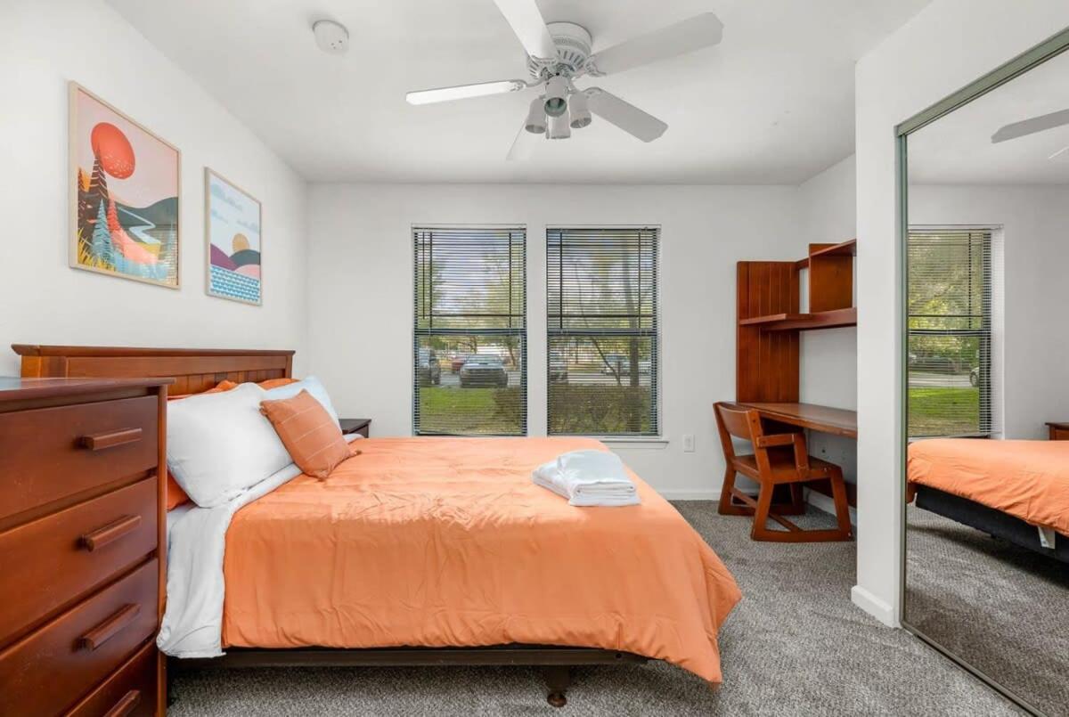 Budget Friendly Sleeps 8 Discounts Available Tampa Bagian luar foto