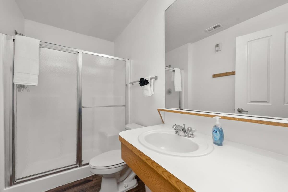 Budget Friendly Sleeps 8 Discounts Available Tampa Bagian luar foto