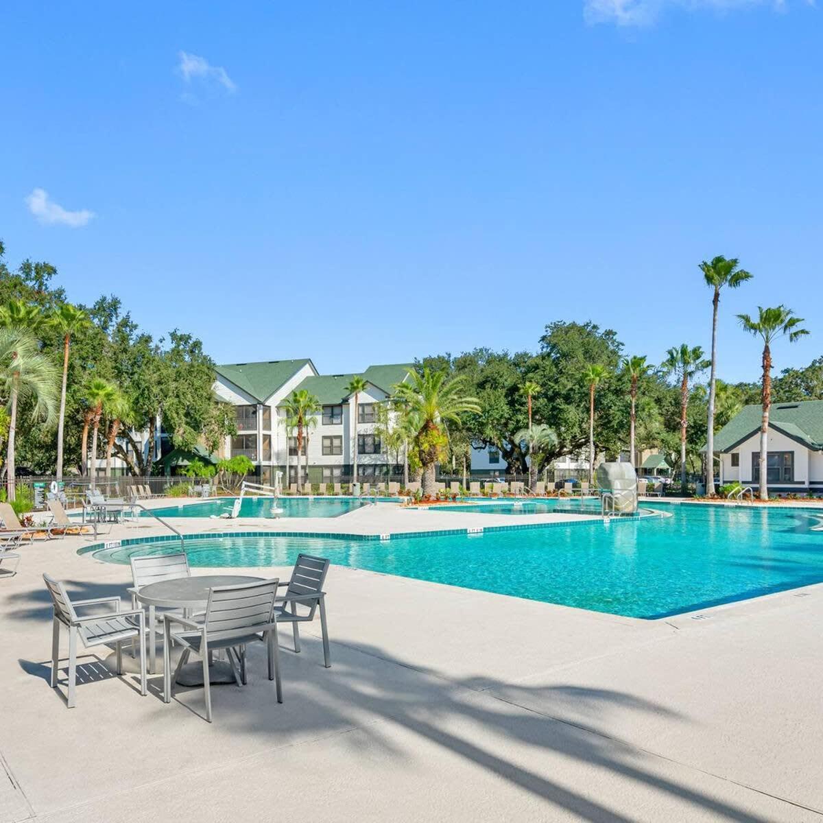 Budget Friendly Sleeps 8 Discounts Available Tampa Bagian luar foto