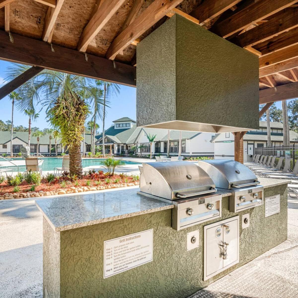 Budget Friendly Sleeps 8 Discounts Available Tampa Bagian luar foto