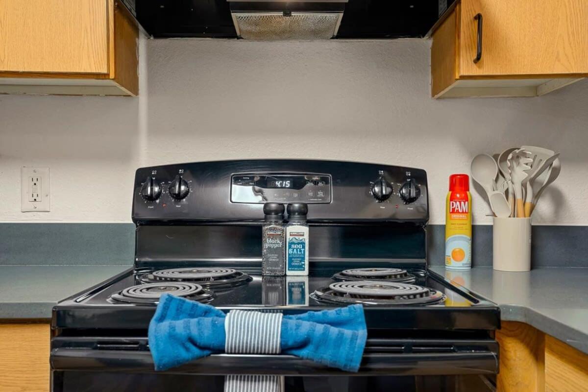 Budget Friendly Sleeps 8 Discounts Available Tampa Bagian luar foto