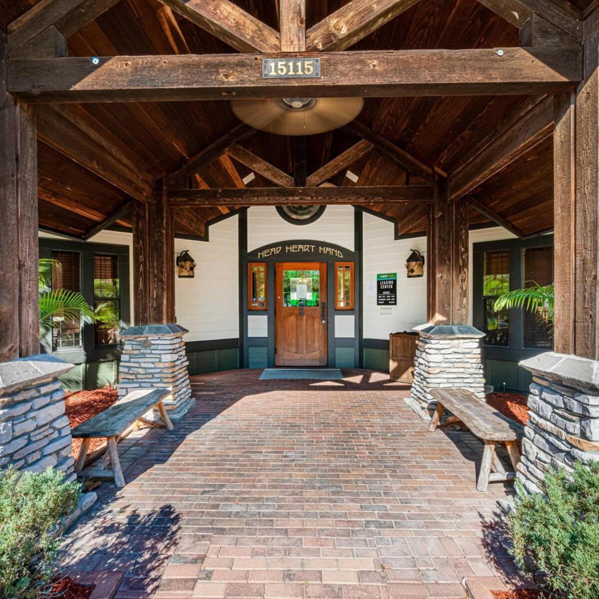Budget Friendly Sleeps 8 Discounts Available Tampa Bagian luar foto