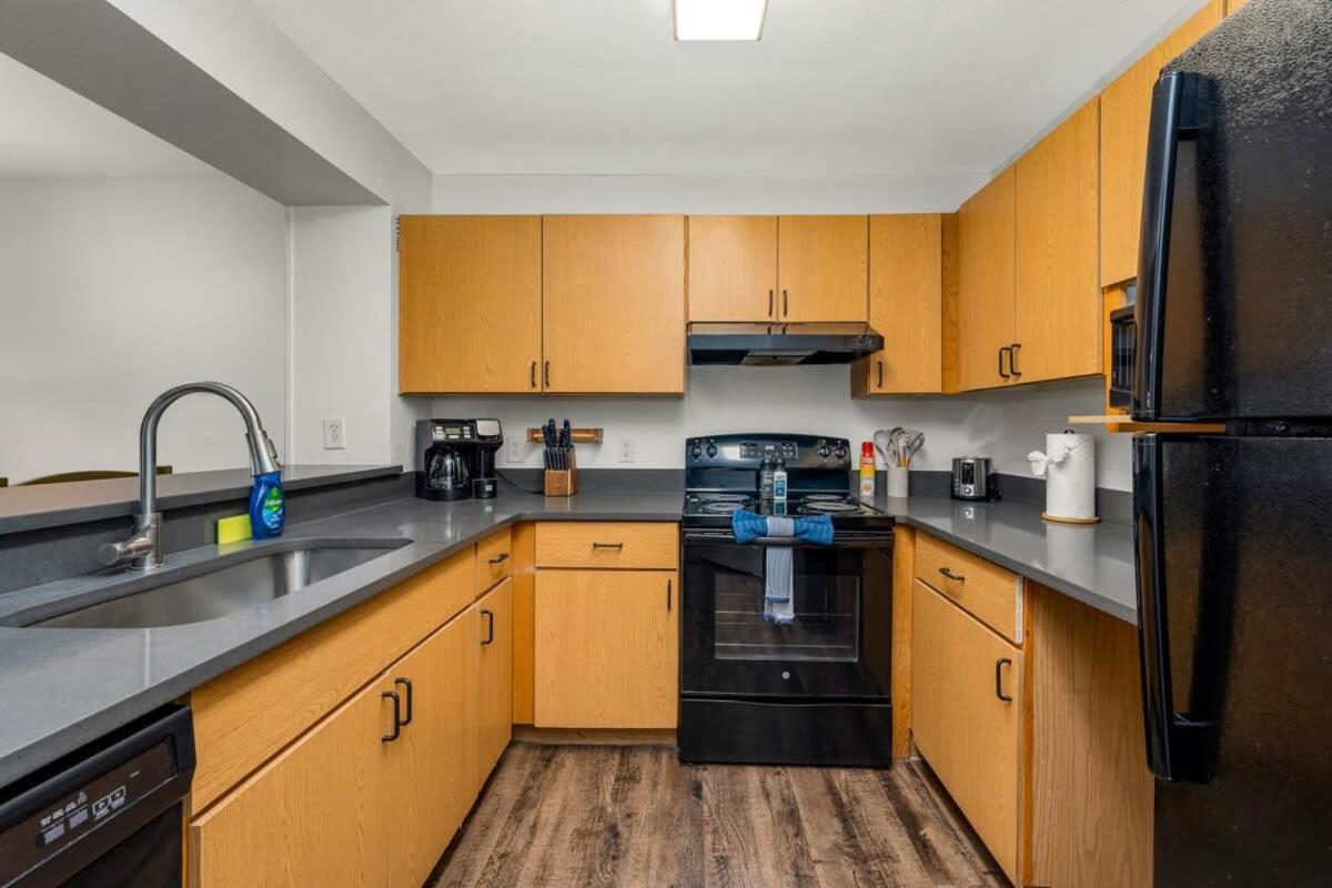 Budget Friendly Sleeps 8 Discounts Available Tampa Bagian luar foto