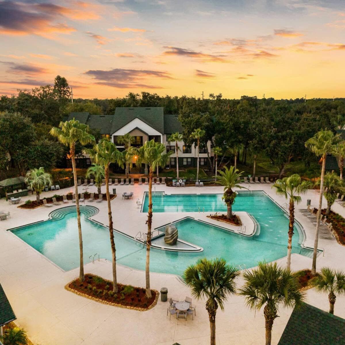 Budget Friendly Sleeps 8 Discounts Available Tampa Bagian luar foto